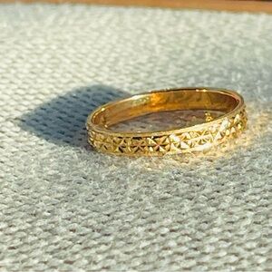 ✨Gold Textured Women’s Band Ring